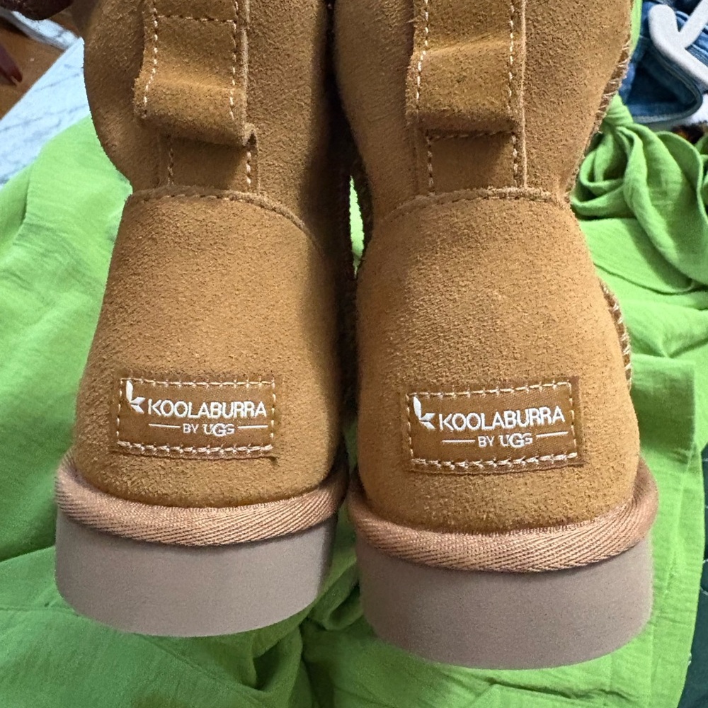 BRAND NEW Koolaburra by UGG Tan Suede Boots